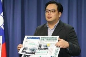 黃國昌稱許鬧場學生毛嘉慶：繼續比賽沈淪吧