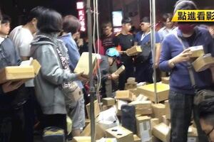 超商棄單包裹沒人領！攤販拿到夜市「秤重隨便賣」　幸運買主「只花300元買到專櫃名牌包」民眾瘋搶