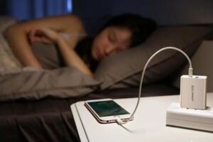 手機充電一夜不拔會影響手機壽命嗎？