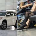 噁男買60萬SUV竟想潛規則正妹銷售員，「睡一晚我馬上買」對話網路瘋傳結果... 