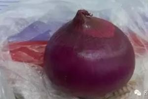 骨頭正在泡沫化！知名康復專家：一顆洋蔥就能幫你找回骨本