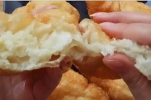 「蓬鬆油條」做法超簡單，筷子攪一攪袋子擠一擠，輕鬆上桌不流汗！