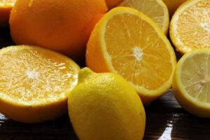 橘子和檸檬不能一起吃？闢謠：幾種水果一起吃，營養互補促進吸收