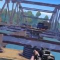 刺激戰場：玩家發現新地圖BUG，可以隱身橋下，子彈可穿透橋面！