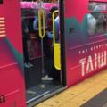 紐約地鐵出現「TAIWAN」字樣台灣觀光彩繪列車紐約中央車站首航(youtube)