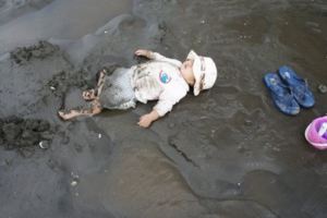 17個「上一秒還活蹦亂跳，下一秒卻突然被拔掉電池」的睏意來襲萌小孩。