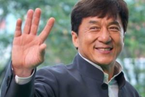 眾多女星都「被成龍揩油過」，唯獨「這位女星」大膽拒絕，連成龍都不敢造次！