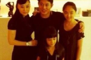 李連傑有4個如花似玉的女兒，他為什麼結婚多年「唯獨寵老三一個」？