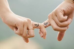 他守護2年喚醒植物人女友，準岳母曾勸他放棄：你倆不可能了