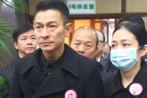 她當年「一手捧紅劉德華」晚年卻遭子女棄之不顧　華仔霸氣一肩扛：我可以養乾媽一輩子！