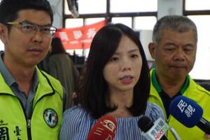洪慈庸不退黨 哽咽要柯放下小我