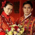 刘嘉玲结婚赵薇只给了5万礼金，而在他的婚礼上，赵薇大手一挥给了200万……