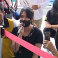 廢鐵廠管不動 居民激動下跪「市長救救我們！」 韓國瑜：一定重視