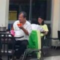 大叔太任性！霸佔超商用餐區「當眾圍爐」　下一秒「搬出整罐瓦斯」網友愣：全家就是你家