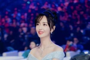 艷壓高圓圓成女神，從時尚黑洞到自信女王，她到底經歷了什麼？