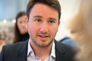 全球超級富豪到底多有錢？ 他專門破解有錢人的海外藏錢術