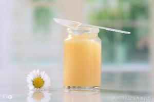 蜂王漿怎麼吃，蜂膠和蜂王漿的作用與功效及食用方法 !