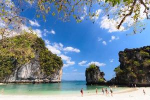 打算去泰國旅遊的注意了！11月起泰國海灘亂吸菸將會坐牢！