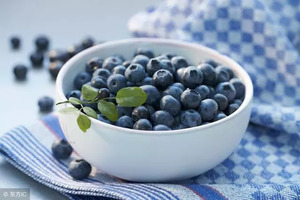 藍莓表面的白霜是農藥？冷凍藍莓沒有營養？關於藍莓的3個真相