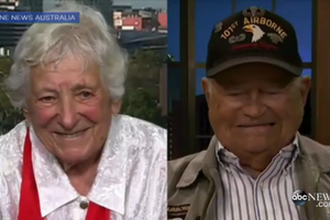 70年後再續二戰情緣 美國93歲老兵和女友相聚(組圖/視頻) 