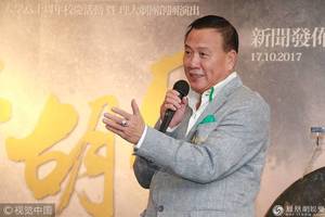 60歲萬梓良出席活動臉色紅潤略顯發福