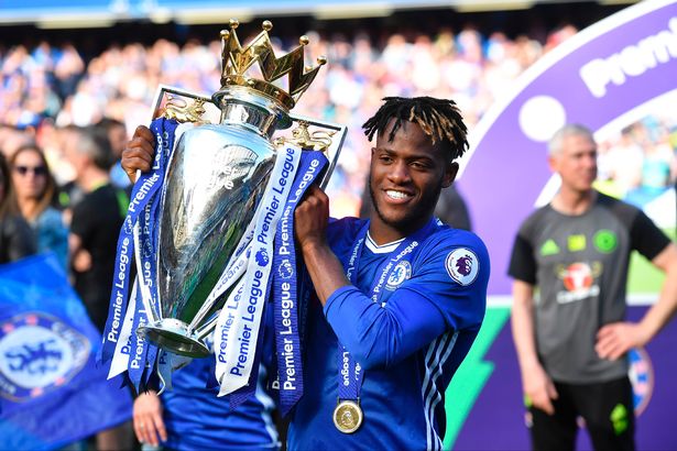 Michy-Batshuayi-trophy.jpg