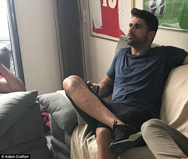 433711AF00000578-4787112-Diego_Costa_invited_Sportsmail_into_his_family_home_for_an_exclu-a-59_1502662315306.jpg
