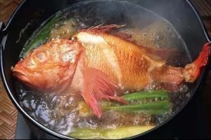 做一碗沒有腥味的魚湯，只要在水燒開以前多一步驟!七招魚湯提鮮小技巧，師傅們都這樣做！太簡單了！ 