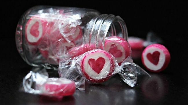 吃月老廟裡的糖果切記不要東挑西揀。（示意圖／翻攝自Pixabay）