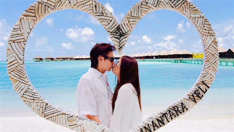 包偉銘和愛妻劉依純結婚9週年。(圖/翰森娛樂提供) 包偉銘和愛妻劉依純結婚9週年。(圖/翰森娛樂提供)