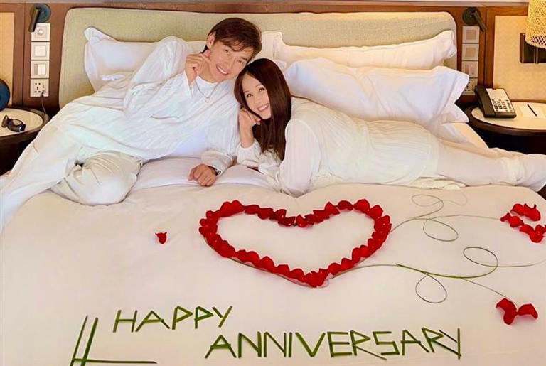 包偉銘和愛妻劉依純結婚9週年。(圖/翰森娛樂提供) 包偉銘和愛妻劉依純結婚9週年。(圖/翰森娛樂提供)