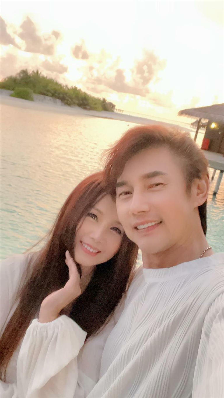 包偉銘和愛妻劉依純結婚9週年。(圖/翰森娛樂提供) 包偉銘和愛妻劉依純結婚9週年。(圖/翰森娛樂提供)
