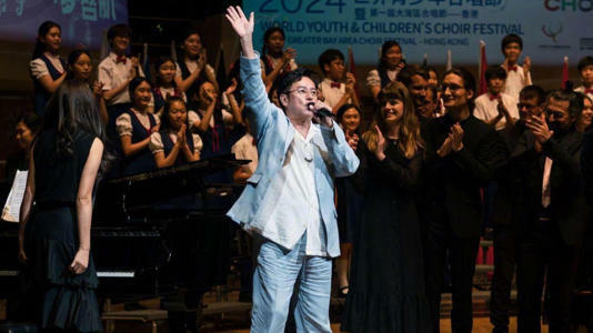 譚詠麟曾勸劉德華好好演戲、別當歌手。(圖/翻攝自譚詠麟微博) 譚詠麟曾勸劉德華好好演戲、別當歌手。(圖/翻攝自譚詠麟微博)