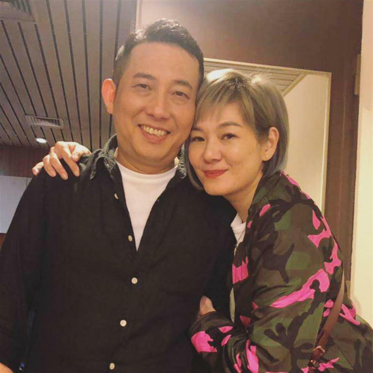 屈中恆(左)老婆Vicky(右)被攻擊到氣炸。(圖/翻攝自Vicky IG) 屈中恆(左)老婆Vicky(右)被攻擊到氣炸。(圖/翻攝自Vicky IG)