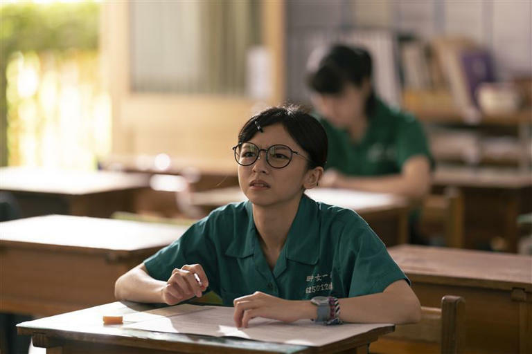 《夜校女生》陳姸霏、項婕如互換身分,意外引起日校、夜校矛盾?(圖/興揚電影提供) 《夜校女生》陳姸霏、項婕如互換身分,意外引起日校、夜校矛盾?(圖/興揚電影提供)