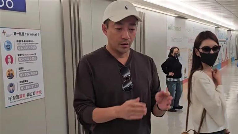 汪小菲2月3日搭機返台,妻子馬筱梅也在現場,汪小菲鞠躬懇求多說她好話。(圖/翻攝畫面) 汪小菲2月3日搭機返台,妻子馬筱梅也在現場,汪小菲鞠躬懇求多說她好話。(圖/翻攝畫面)