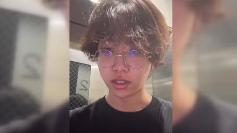 AKASAKI發影片道歉(圖/翻攝AKASAKI Instagram) AKASAKI發影片道歉(圖/翻攝AKASAKI Instagram)