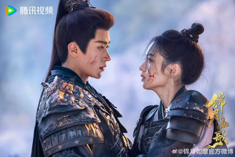《錦月如歌》劇照：周也化身女將軍，英姿颯爽。