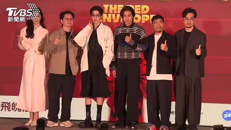 泰星PP(左起第三位)、Billkin出席記者會。(圖/周育鋒攝) 泰星PP(左起第三位)、Billkin出席記者會。(圖/周育鋒攝)
