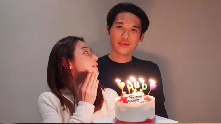 陳怡蓉(左)和老公薛博仁婚後很幸福。(圖/安珀提供) 陳怡蓉(左)和老公薛博仁婚後很幸福。(圖/安珀提供)