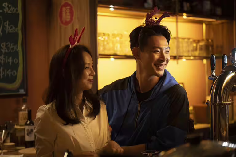 連晨翔飾演的楊家豪,對蕭如如(孫淑媚飾演)的愛慕之情完全壓抑不住。(圖/華視、公視台語台提供) 連晨翔飾演的楊家豪,對蕭如如(孫淑媚飾演)的愛慕之情完全壓抑不住。(圖/華視、公視台語台提供)