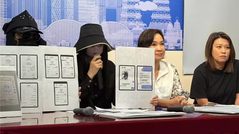 家屬今（28）日在立委柯志恩、市議員許采蓁、黃香菽陪同下舉行記者會，控訴負責手術的王姓網紅醫師未經正當評估、私下收取上百萬費用，導致醫療爭議疑雲重重，要求政府立即介入調查。（柯宗緯攝）
