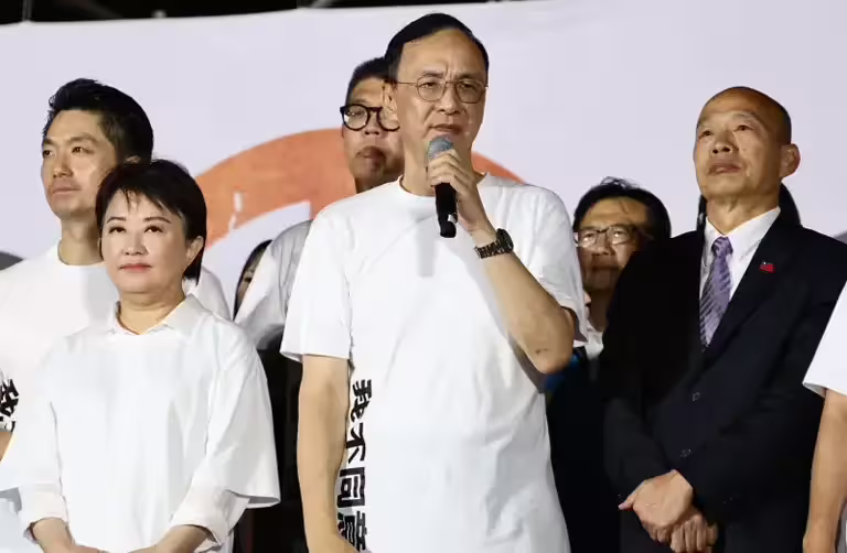 ▲朱立倫雖然帶領黨內挺過罷免戰,但選戰期間戰略錯誤問題飽受批評,黨內逼宮聲仍不斷。(圖/朱永強攝,2025.07.25) ▲朱立倫雖然帶領黨內挺過罷免戰,但選戰期間戰略錯誤問題飽受批評,黨內逼宮聲仍不斷。(圖/朱永強攝,2025.07.25)