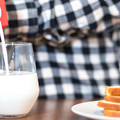「每天1杯牛奶」28歲男慘罹肝癌　醫愣：怎麼這樣喝