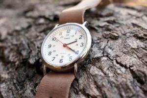 迷失在荒野的時候，手腕上的手錶，還能幫你脫離困境