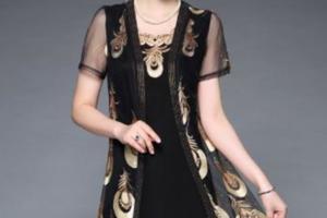 老媽穿了一件連衣裙出門，朋友說老媽比我還時尚，我瞬間就尷尬了