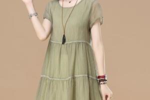 寬鬆連衣裙，清爽透氣，好穿耐看