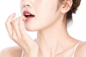 三伏天你需要get這些不脫妝的神技能