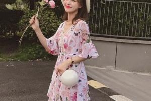 這麼熱的天氣，清新養眼的連衣裙最適穿了，這10條鎮店之寶更是讓你魅力翻倍