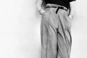 這條奶奶輩的褲子，顯腰細，拉長腿，怪不得那麼火